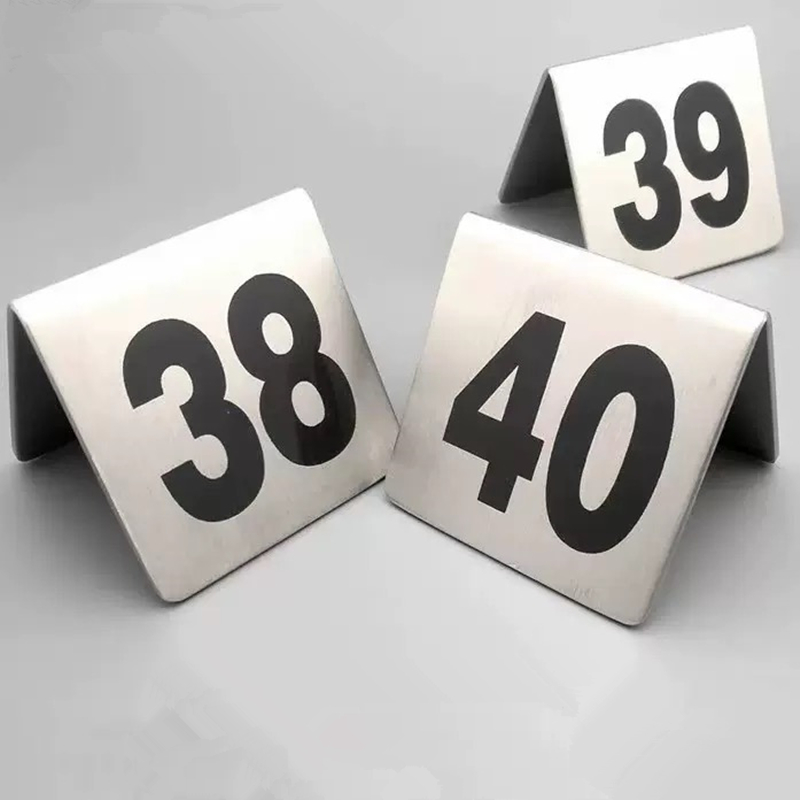 Dwustronne numery stołów ze st – Table Number Gold recenzja i cena