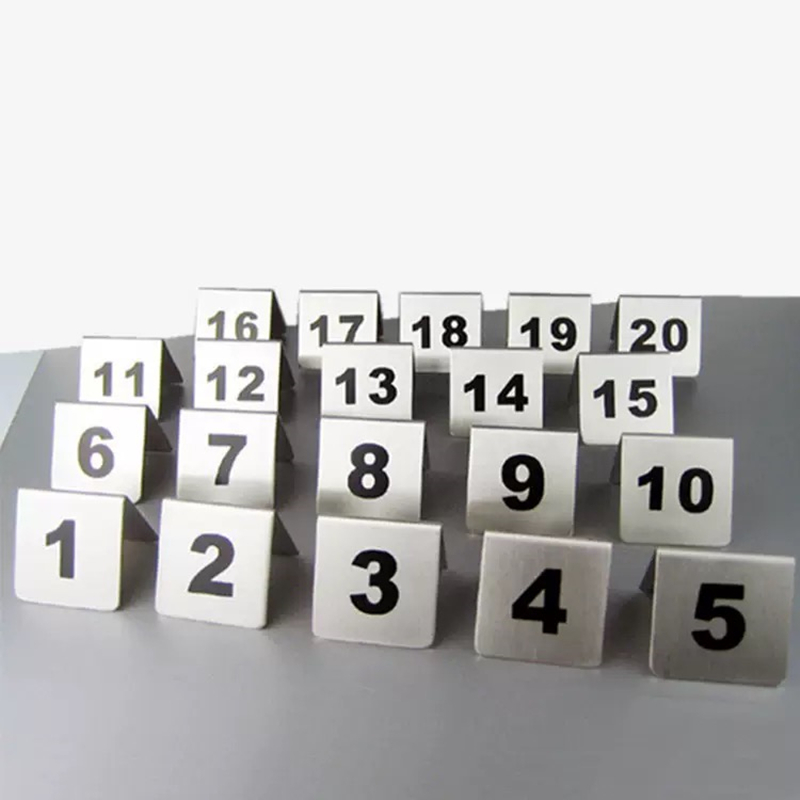 Dwustronne numery stołów ze st – Table Number Gold recenzja i cena